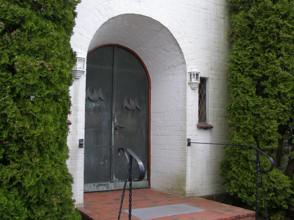 Hotel Faehrhaus Niederkleveez Bosdorf  Exterior photo